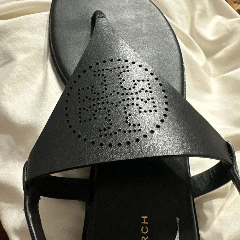 Tory Burch Capri Perf Sandal Thong Leather Perfect Black Size‎ 7 NWOB